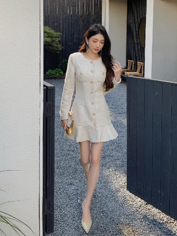 Beige woolen long sleeve round neck ruffled skirt