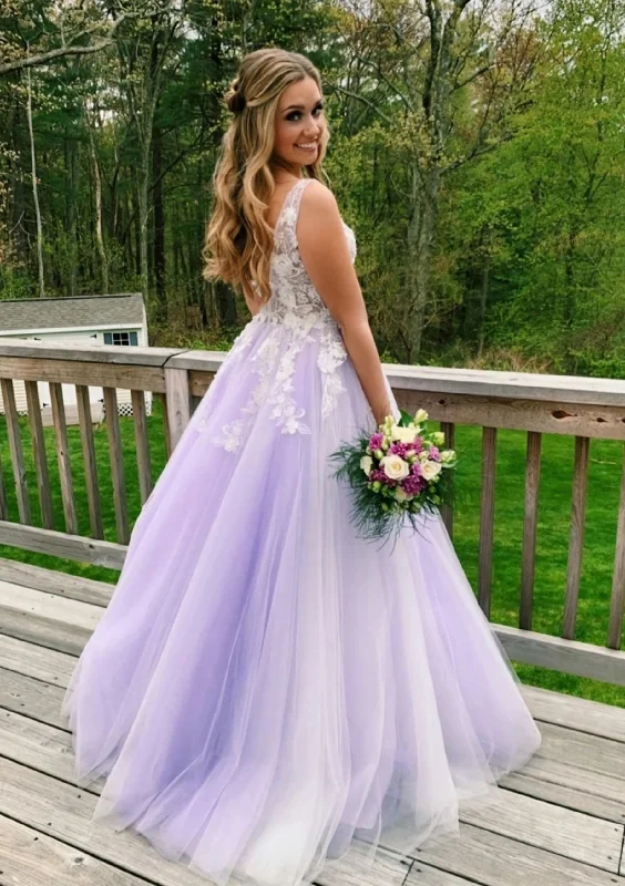 Princess V Neck Sweep Train Tulle Corset Prom Dress With Appliqued Gowns